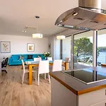 Olivabeachhouse - Direct Waterfront & Mooring Séjour chez l'habitant