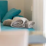 Δωμάτια σε οικογενειακή κατοικία Olivabeachhouse - Direct Waterfront & Mooring