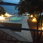 Olivabeachhouse - Direct Waterfront & Mooring Δωμάτια σε οικογενειακή κατοικία *