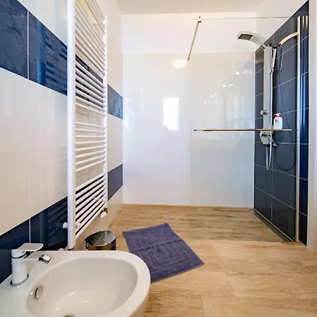 Olivabeachhouse - Direct Waterfront & Mooring