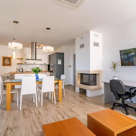 Olivabeachhouse - Direct Waterfront & Mooring Privat bolig