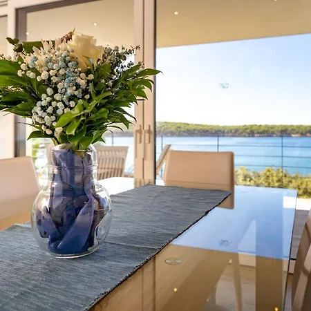 Olivabeachhouse - Direct Waterfront & Mooring *