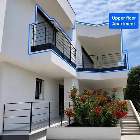 Olivabeachhouse - Direct Waterfront & Mooring Privat bolig Barbat na Rabu