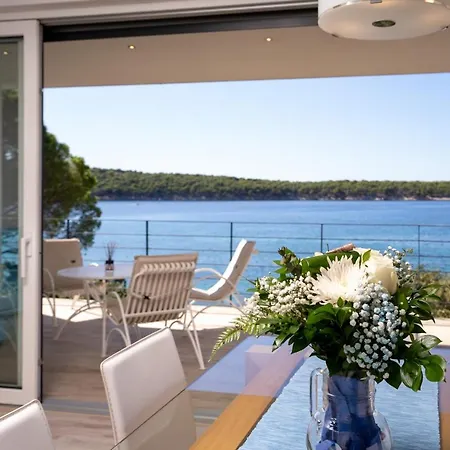 Olivabeachhouse - Direct Waterfront & Mooring Kwatera prywatna