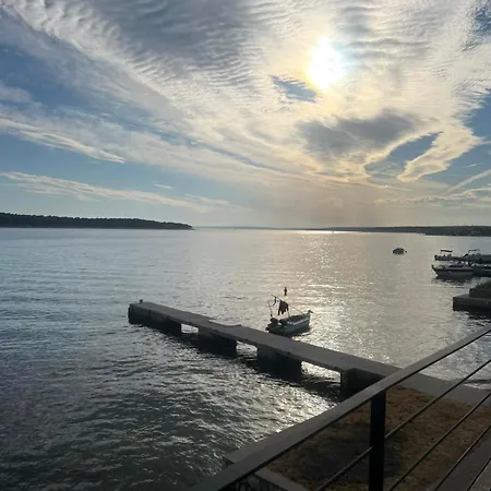 Olivabeachhouse - Direct Waterfront & Mooring *