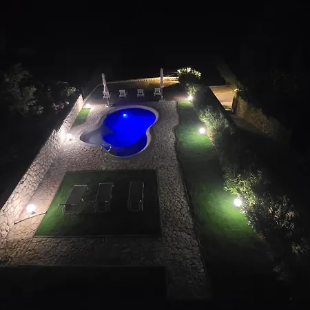 Olivabeachhouse - Direct Waterfront & Mooring Habitación en casa particular Barbat na Rabu