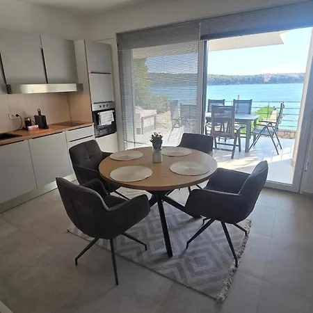 Olivabeachhouse - Direct Waterfront & Mooring Barbat na Rabu