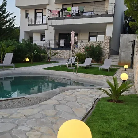 Olivabeachhouse - Direct Waterfront & Mooring Ubytování v soukromí Barbat na Rabu