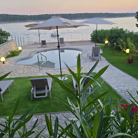 Ubytování v soukromí Olivabeachhouse - Direct Waterfront & Mooring Barbat na Rabu