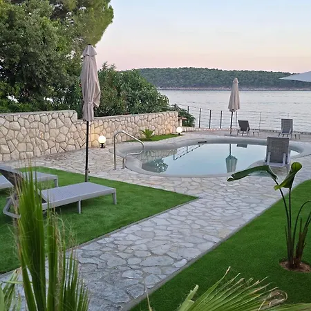 Olivabeachhouse - Direct Waterfront & Mooring