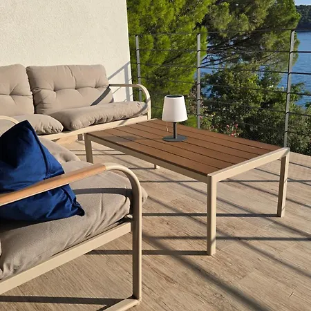 Olivabeachhouse - Direct Waterfront & Mooring * Barbat na Rabu