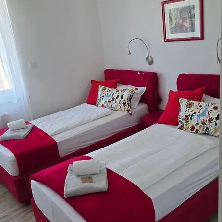 Olivabeachhouse - Direct Waterfront & Mooring * Barbat na Rabu